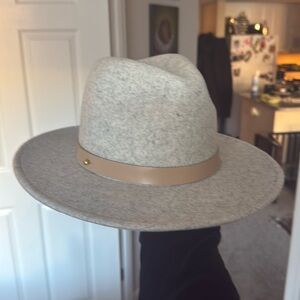 Lack of color wool hat